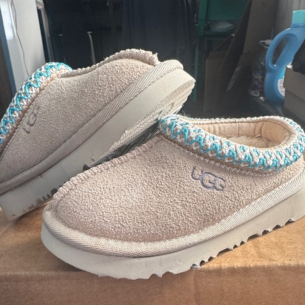 UGG Kids Beige Slippers with Teal Trim